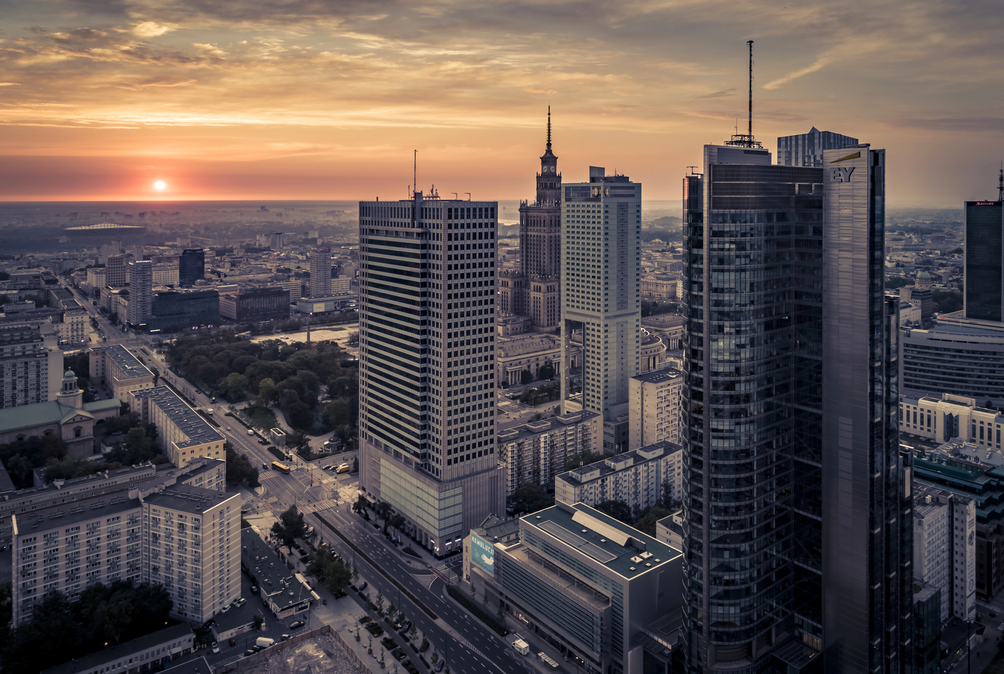Panorama Warszawy o zachodzie słońca